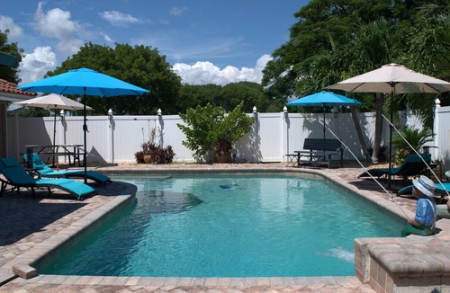 Tropic Palms House | CasaDelray! Your Spacious 5BR Coastal Retreat Just Minutes Away From The BEACH