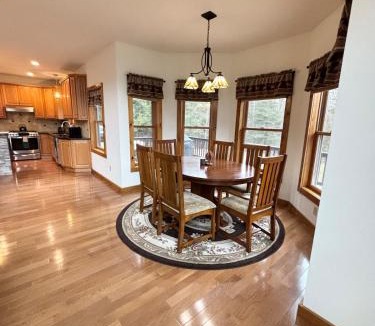 North Creek House | Central Adirondack Retreat