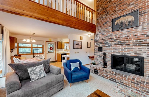 Chestertown House | Chalet house w/access to Friends Lake, sandy beach, kayak, fireplace, deck