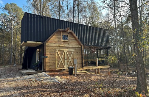 White Plains Cabin | Charlotte is hidden in the trees! Horses! Trails! Swimming! Kayaking! Fishing!