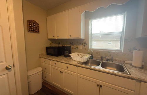 Remerton Apartment | Charming 1-bedroom 2 Queen Bed,1 sofa bed Apartment in Valdosta!