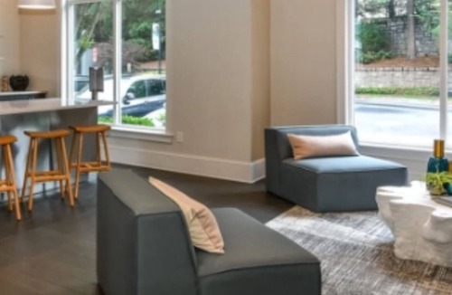 Lindridge-Martin Manor Apartment | Charming 2-bedroom apartment in Buckhead ! Very safe location, free parking