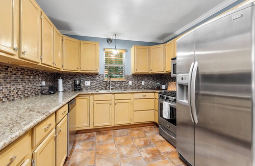 Bacliff Apartment | Charming 2-bedroom apartment near Galveston Bay