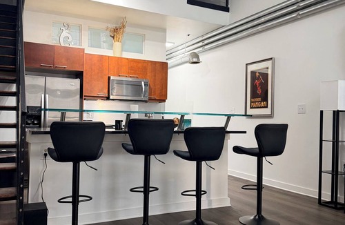 Atlantic Station Area Condo | Charming 2-bedroom condo in midtown Atlanta. Atlantic Station Condo
