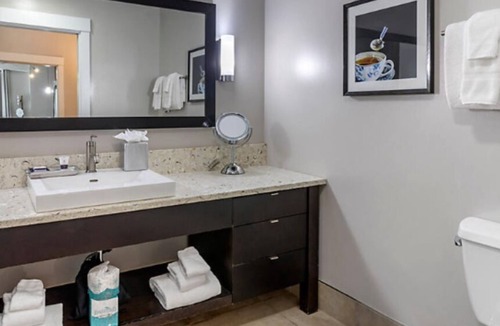 Historic District - North Resort | Charming 2-bedroom resort Located at Studio Ellis Square Savannah Georgia