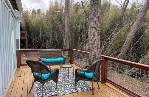 Weaverville Cottage | Charming 2-bedroom house in nice Weaverville. Recently remodeled.