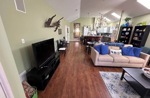 West Cape May House | Charming 3-bedroom, 2.5 bathroom house in West Cape May with AC, great location