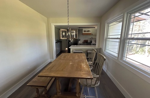 Morrow House | Charming 3 bedroom 2 bath house with 2 car garage, WiFi and AC in Morrow.