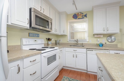 North Ocean City Condo | Charming 3BR 2BA Unit, Close to the Beach, Great Restaurants and Shopping!