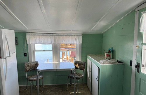 Queensbury Cabin | Charming 4-bedroom Lake Front Cabin on Glen Lake