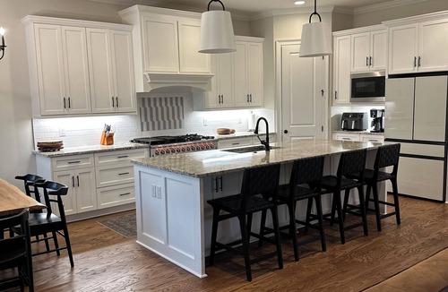 Evans House | Charming 4-bedroom Masters Rental house in River Oaks in quaint Evans