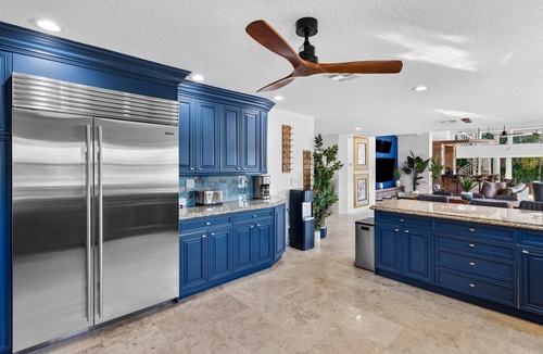 Tropic Isle House | Charming 4-bedroom house with fitness room