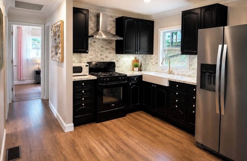 Austell House | Charming and centrally located 3-bedroom home in Austell