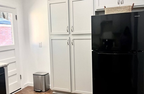 Thunderbolt Apartment | Charming coastal retreat in the heart of Thunderbolt.