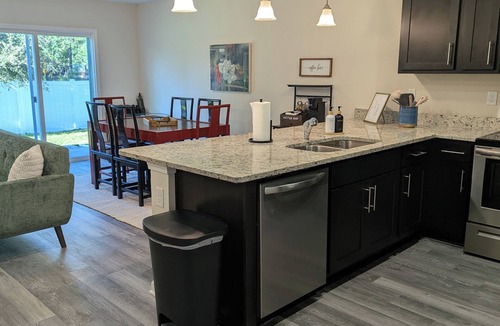 Atlantic Highlands House | Charming, Spacious 3-bedroom townhome with AC in Jacksonville