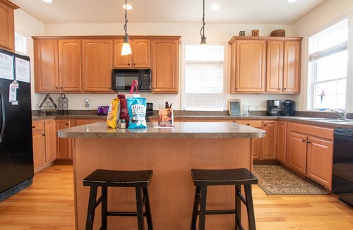 Town of Jerusalem Cottage | Chateau Esperanza: "A Relaxing Lakeside Retreat"