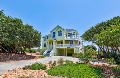 Pine Island House | Cheerful semi-oceanfront Corolla home w/private pool, hot tub, & gas fireplace