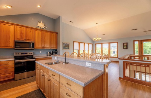 Duck House | Clearview by the Sea - Duck, Four Seasons, 250 Yds to Beach, Pool, Hot Tub, Pool Table, Pets OK