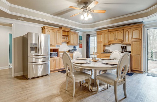 Grayson Apartment | Close to Wedding & Event Venues! Apt in Grayson