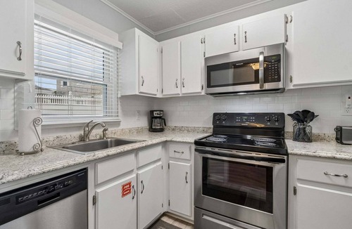 Ocean Cay House | Coastal Blue #3 - Beachside Townhouse Close to Everything!