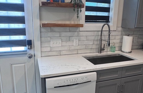 Wilmington Cottage | Coastal Cozy Cottage-near UNCW, Wrightsville Bch, Downtown & the ILM airport.