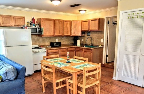 Country Club Estates Apartment | CoastalCreekfrontStudio! Pets ok, near everything you want to do in Coastal Ga!