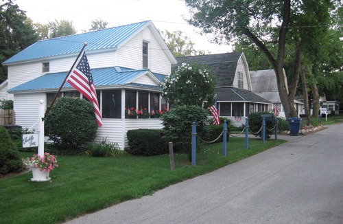Spring Lake House | Coles Park @ Spring Lake/Grand Haven Booking . August 19-30 minimum 4 nights