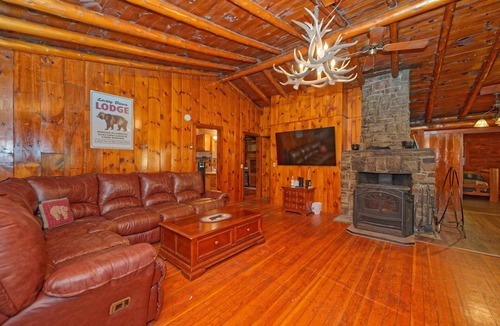 Lake George Cabin | Come & Enjoy the Newly Remodeled "Lazy Bear Lodge"