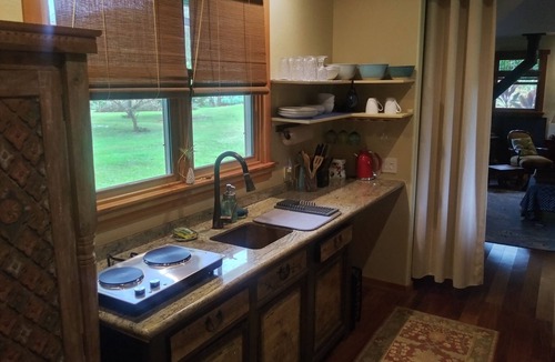 Kilauea Apartment | Comfortable, Classy Farmstay Studio, walk to secluded world-class Kahili Beach