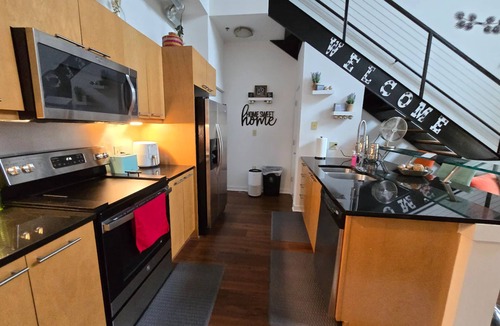 Atlantic Station Area Apartment | Convenience and Charm - 2-bedroom Loft in fabulous Midtown/Atlantic Station