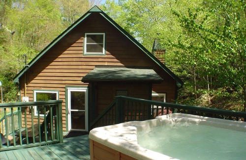 Todd Cabin | Cool Mountain Days Are Calling -3BR/2BA Creekfront Near Boone w/Hot Tub