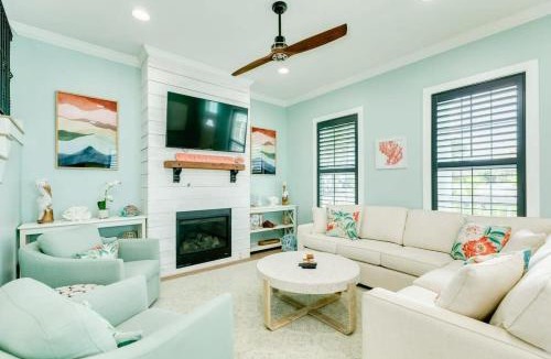 San Jacinto House | Coral Cottage - Enjoy the Posh Life! Heated Pool, Spa, Fireplace!