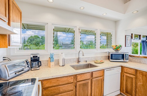 Princeville House | Corner studio with fast WiFi, expansive mountain views, pool, & grills