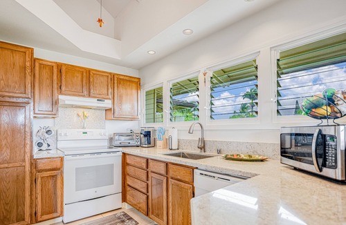 Princeville House | Corner studio with fast WiFi, expansive mountain views, pool, & grills