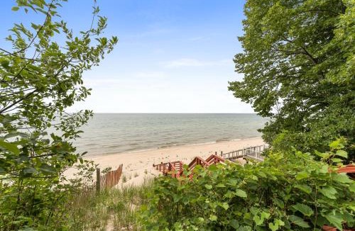West Olive House | Cottage with Private Lake Access! Short distance to town