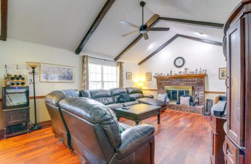 Suwanee Apartment | Country Living with Everything You Need Close By