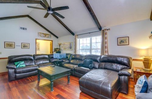 Suwanee Apartment | Country Living with Everything You Need Close By