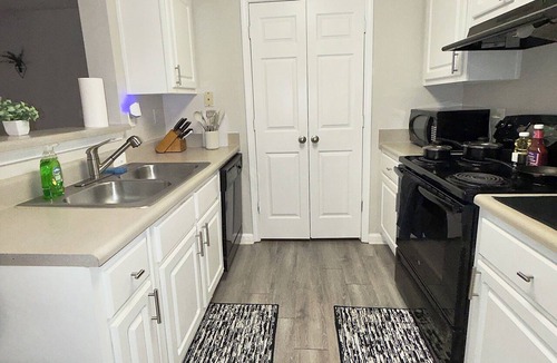 Belmont Apartment | Cozy 1-bedroom apartment in beautiful Lithonia with AC and gym access
