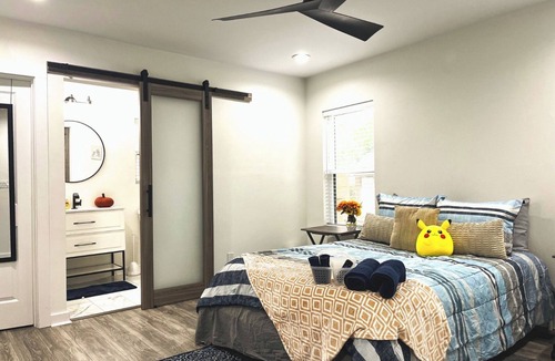 Sylvan Hills House | Cozy 1 bedroom house in beautiful Atlanta with AC and fitness room