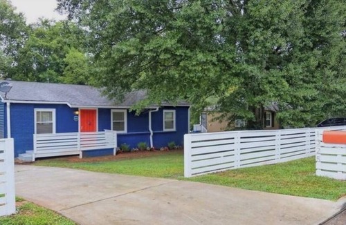 Church Street House | Cozy 1-bedroom house in adorable Atlanta with AC comfort