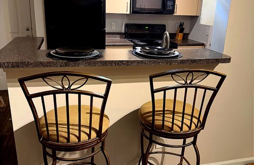 Atlanta Apartment | Cozy 2-bedroom apartment and 10 min walking distance to Mercedes-Benz Stadium