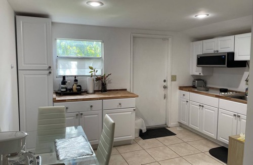 Pompano Beach Cottage | Cozy 2-bedroom cottage, 3 miles to marvelous Beaches