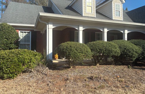 Stockbridge House | Cozy 2-bedroom house in serene Stockbridge with AC