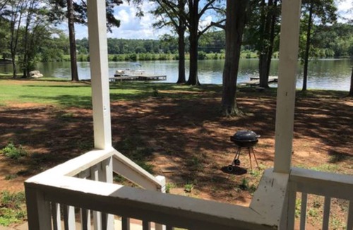 Eatonton House | Cozy 2BR Townhouse in a quiet cove on Lake Oconee