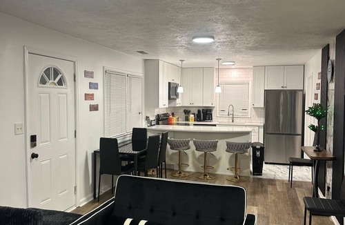 Tucker House | Cozy 3-bedroom house near Downtown Tucker