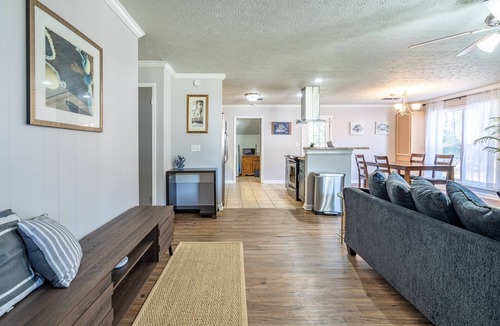 Acworth House | Cozy 3BR Acworth Retreat Near Downtown & Lake