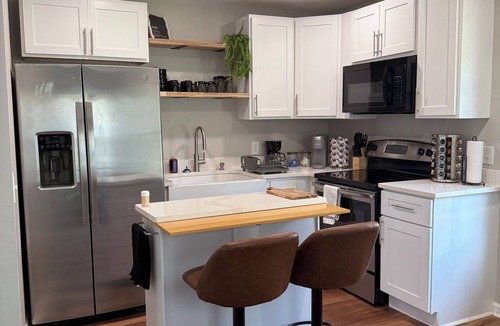 Mount Berry House | Cozy 4-Bedroom House/Full Kitchen/Living Room/2 Bathroom/Laundry Room/