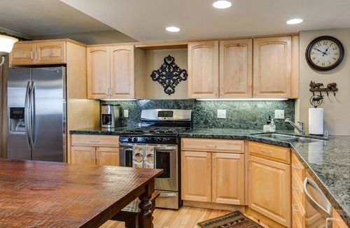 Park Meadows House | Cozy Condo w/Hot Tub, Great Views of Canyons Mt & Golf Course, on Free BusRoute