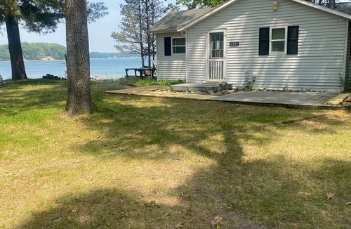 Baldwin Cottage | Cozy Cottage -2-Bedroom- on Amazing 910 Acre Big Star Lake!
