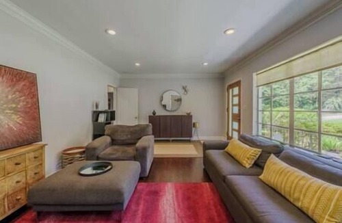 East Point House | Cozy Home Near ATL Airport: 2-Bedrooms, 2-Beds + 1-Futon